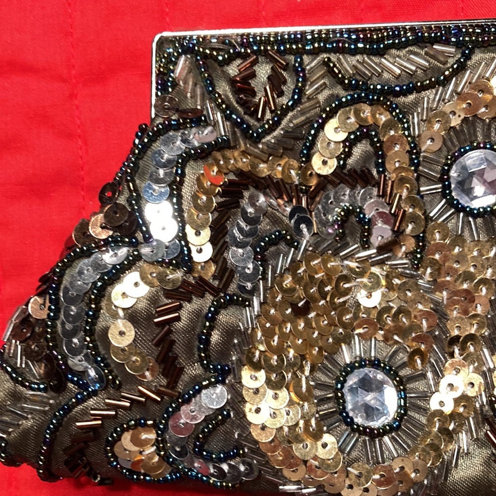 BEADED EVENING BAG perfect condition, fits phone, glasses, etc. $35 - Picture 7 of 11